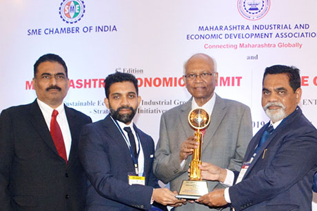 Dr. Raghunath Mashelkar, President of Global Research Alliance & Former Director General of Council of Scientific & Industrial Research (CSIR) presenting PRIDE OF MAHARASHTRA AWARD 2018 for BEST COMPANY OF THE YEAR to Eskay Group of Companies, Mumbai. Award received by Mr. Suresh K. Turakhia, CMD and Mr. Karan Turakhia, Director, Eskay Group of Companies. Shri. Chandrakant Salunkhe, Founder & President, Maharashtra Industry Development Association and SME Chamber of India were present