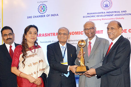 Dr. Raghunath Mashelkar, President of Global Research Alliance & Former Director General of Council of Scientific & Industrial Research (CSIR) presenting PRIDE OF MAHARASHTRA AWARD 2018 for for BEST COMPANY OF THE YEAR (Research & Innovation) to HiMedia Laboratories Pvt. Ltd., Mumbai. Award received by Dr. G. M. Warke, Founder & CMD, HiMedia Laboratories Pvt. Ltd and Mr. V. M. Warke, Director, HiMedia Laboratories Pvt. Ltd. Shri. Chandrakant Salunkhe, Founder & President, Maharashtra Industry Development Association and SME Chamber of India were present